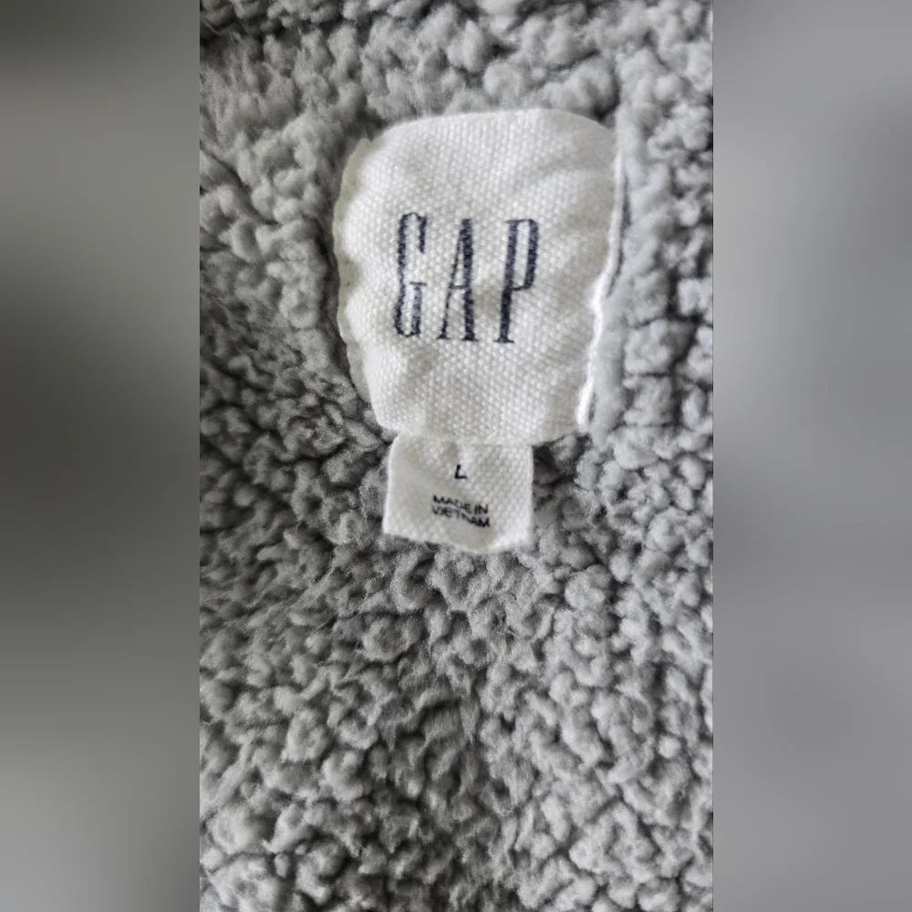 GAP Heather Gray Hooded Sweatshirt With Sherpa Lining Sz. Large